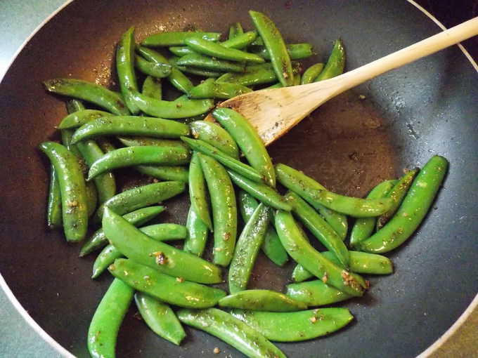 Sugar Snap Peas with Garlic - The Wholesome Dish